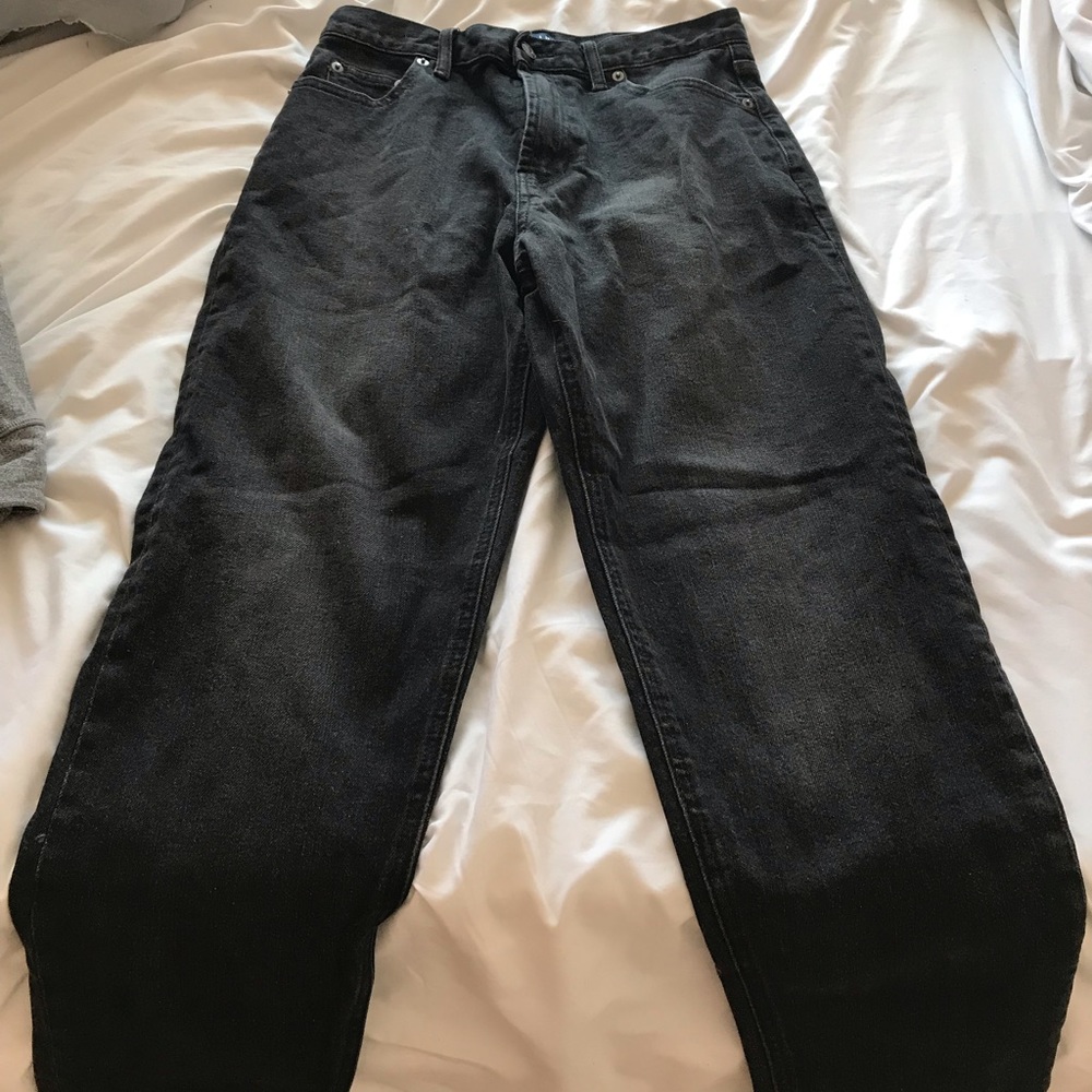 New black gap mom jeans